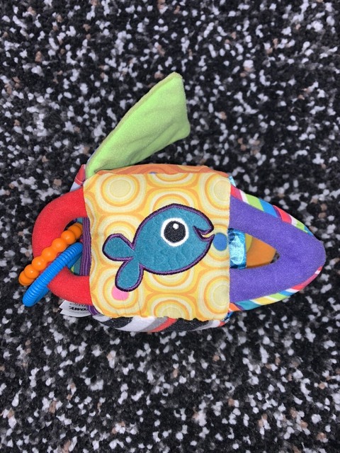 lamaze clutch cube